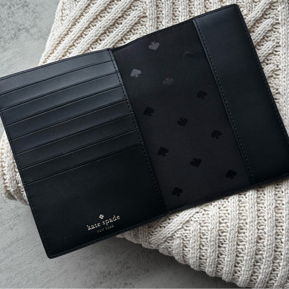 Kate Spade Passport Wallet RARE - Picture 3 of 3